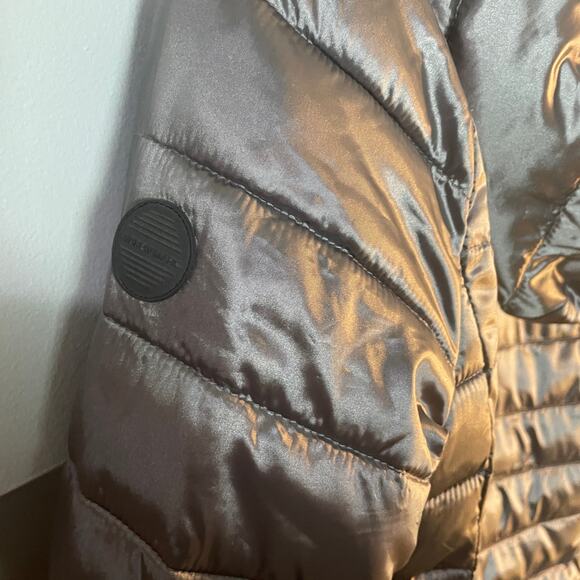 Andrew Marc Reversible Puffer & Faux Fur Jacket Silver & Black SZ Small EUC - Picture 16 of 16